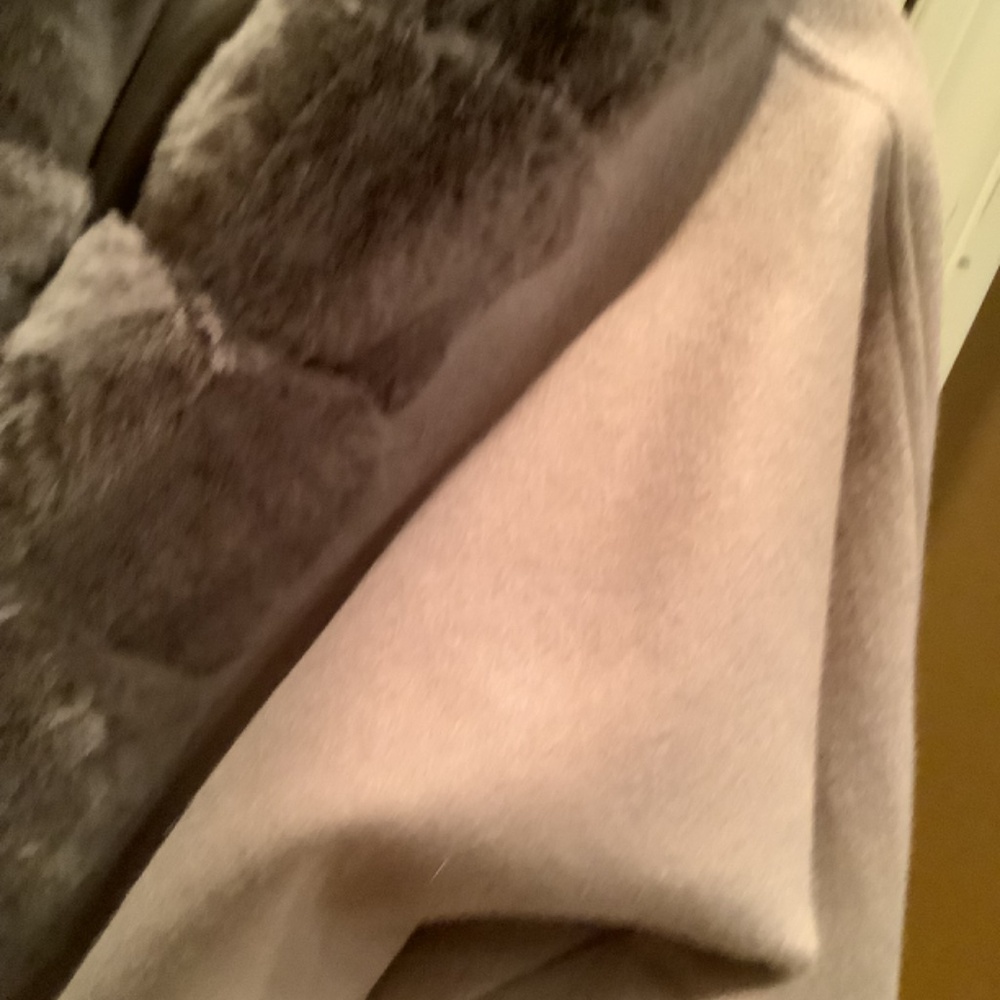 Fur jacket - Picture 4 of 5